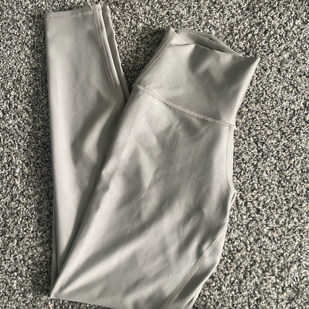 Alo Gravel airlift pant 7/8 sz small worn once!